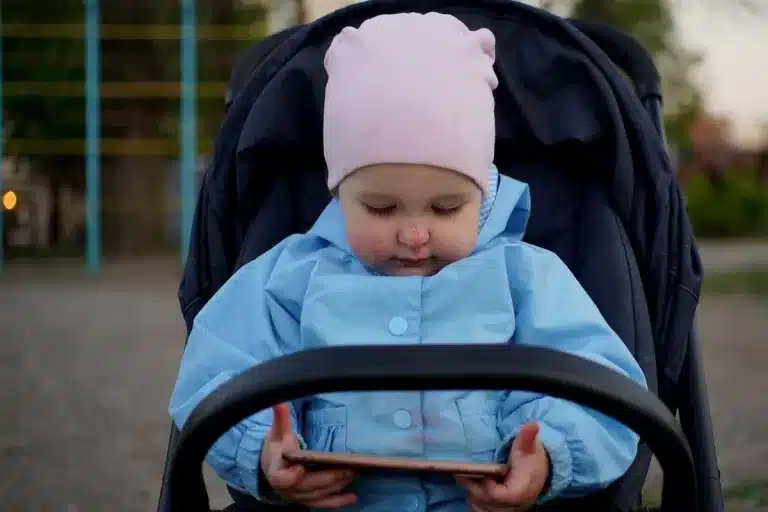 Screen Time in Baby Prams Is A Growing Concern for Eye Development